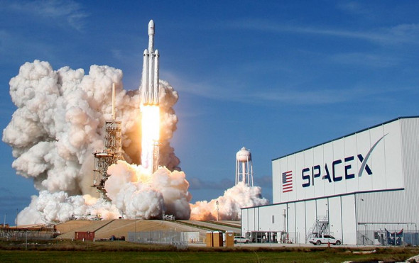 SpaceX успешно запустила юбилейную 50-ю миссию Falcon 9
