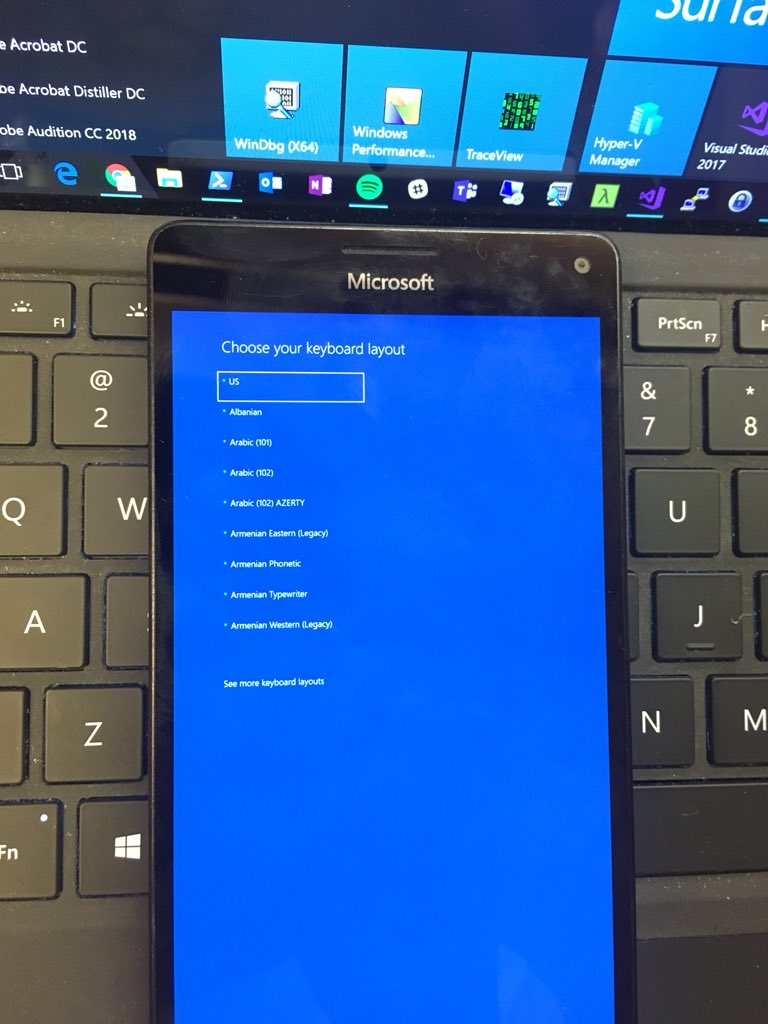 На Lumia 950 XL запустили Windows 10