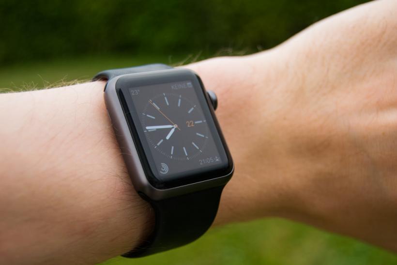 Apple Watch научатся предупреждать о солнечных ожогах
