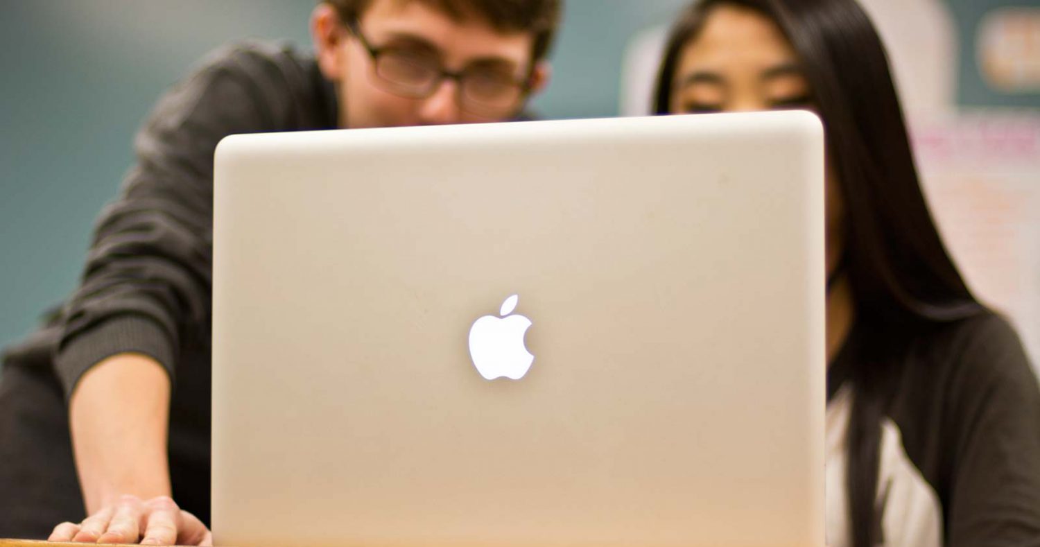 Школьник взломал сервера Apple и скачал 90 ГБ данных