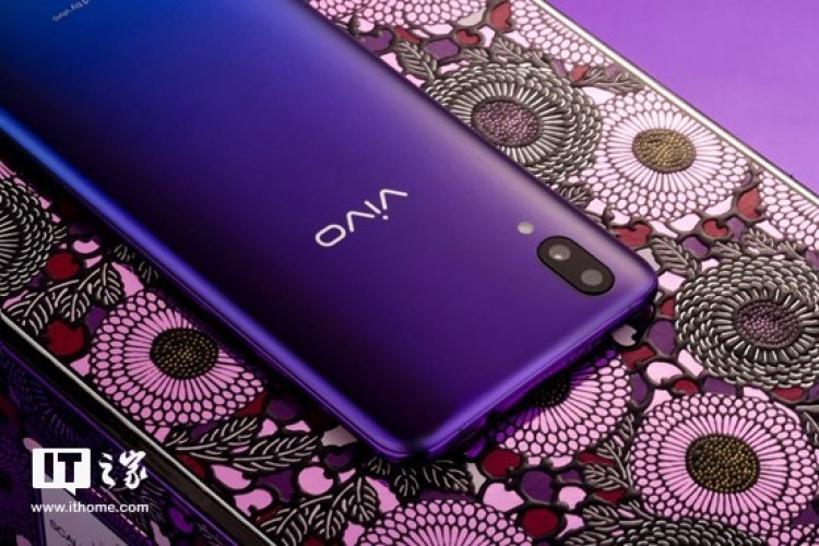Vivo готовится к премьере первого смартфона с 10 Гб ОЗУ‍