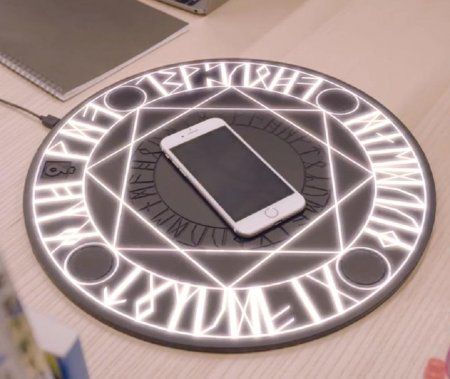 В Японии показали «магическую» зарядку для iPhone
