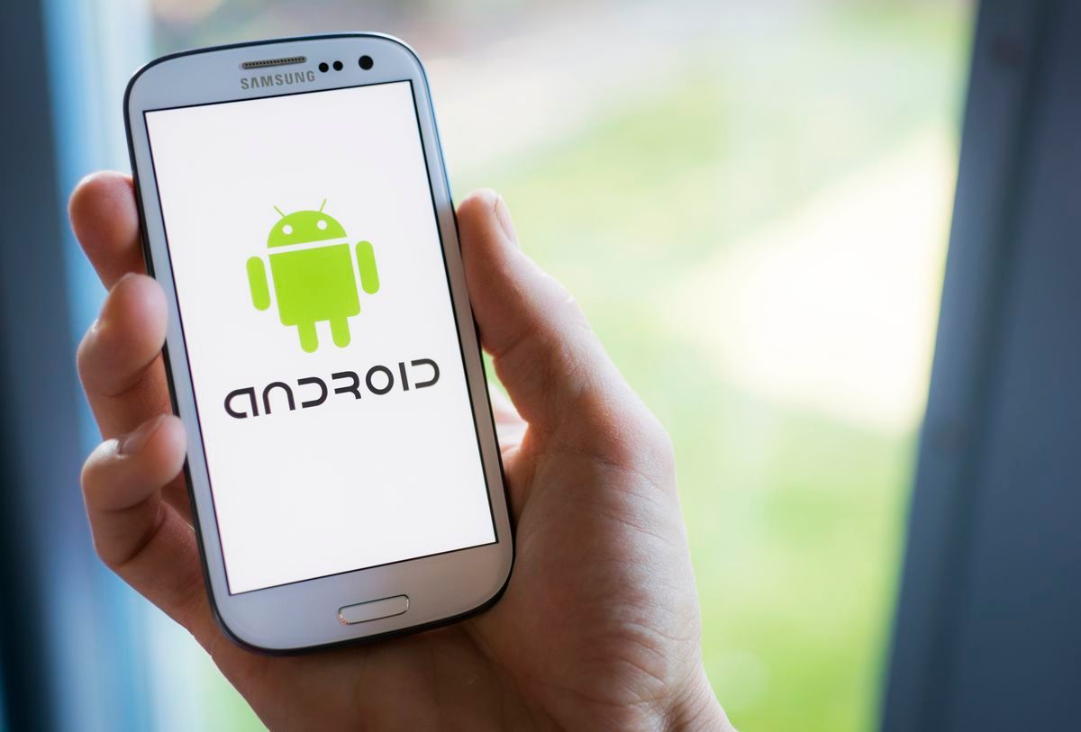 Первому Android-смартфону исполнилось 10 лет