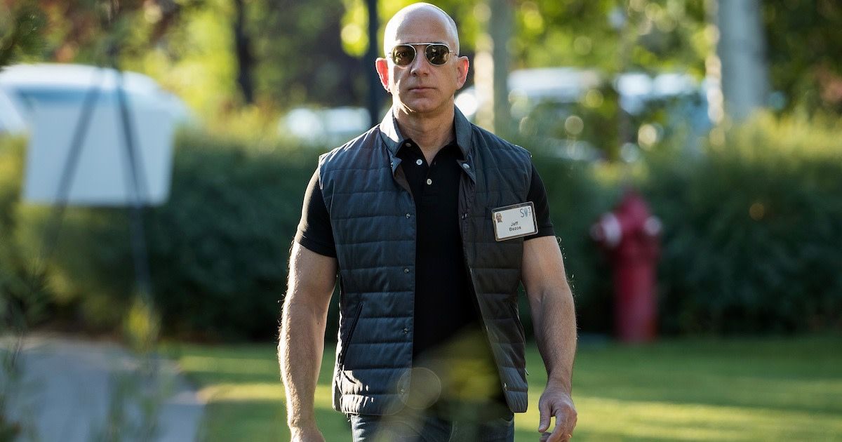 «По утрам я люблю бездельничать». Глава Amazon рассказал, как проходит его день