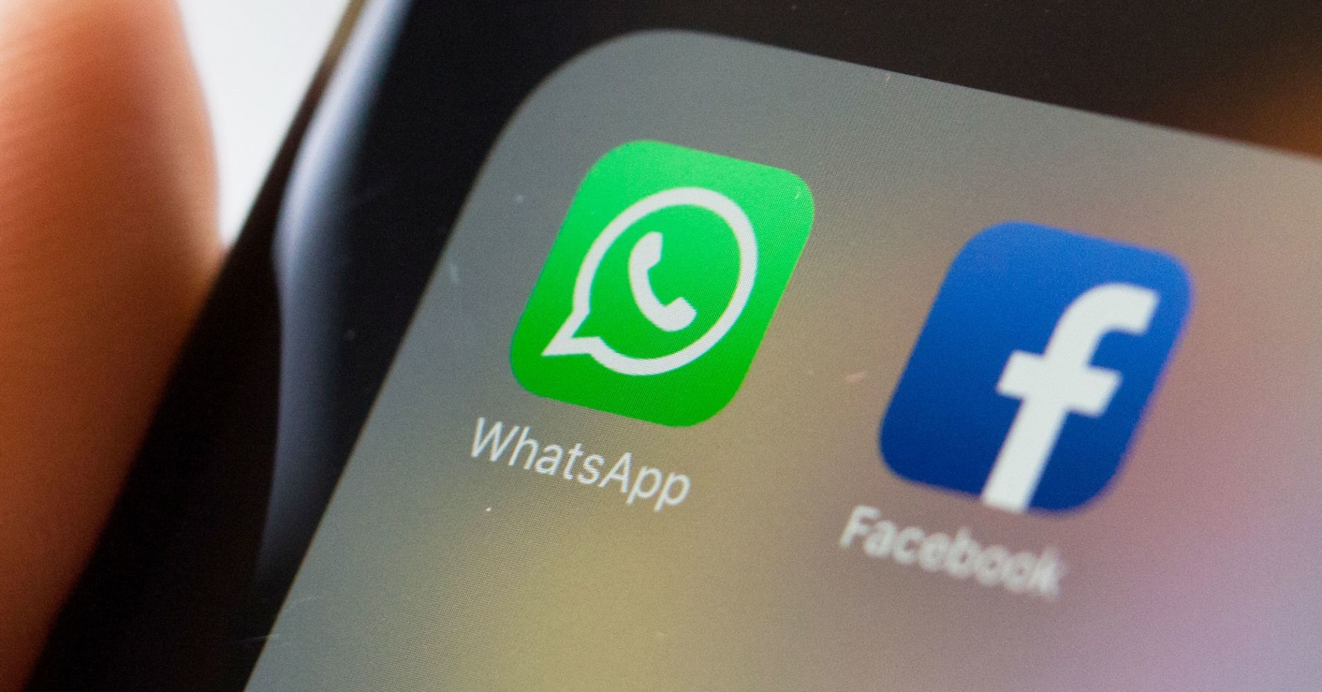 Половина американских пользователей WhatsApp не знает, что мессенджер принадлежит Facebook