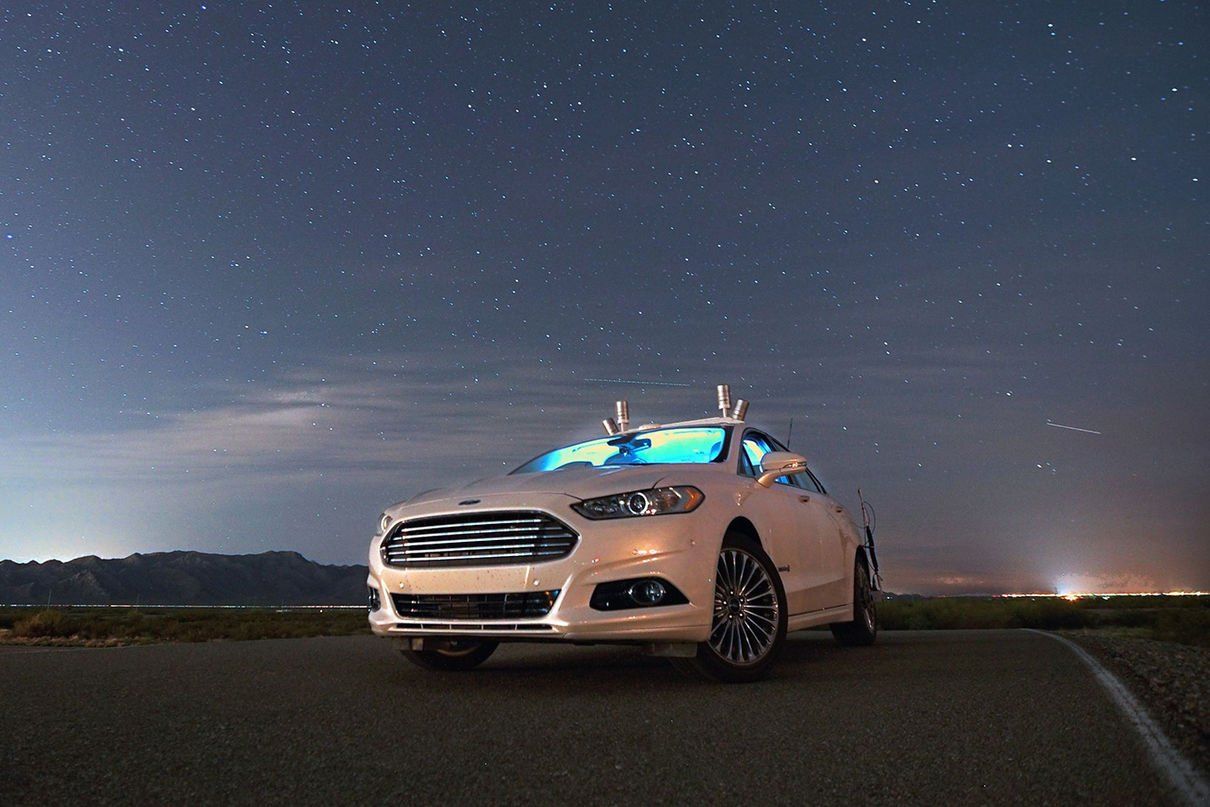 Ford предложил управлять беспилотными автомобилями с помощью смартфонов