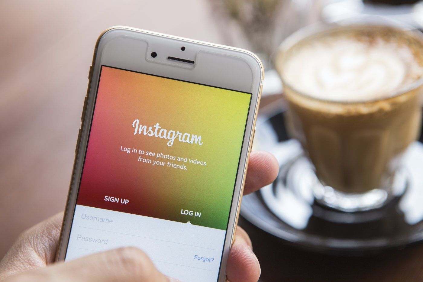 В Instagram можно будет отправлять GIF-анимации‍ в сообщениях
