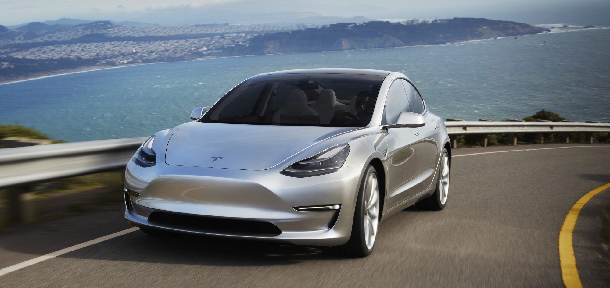 Маск выпустил бюджетную версию Tesla Model 3