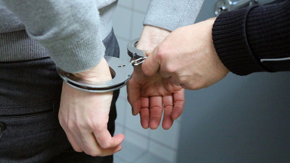 В России начали закрывать уголовные дела за публикации в соцсетях