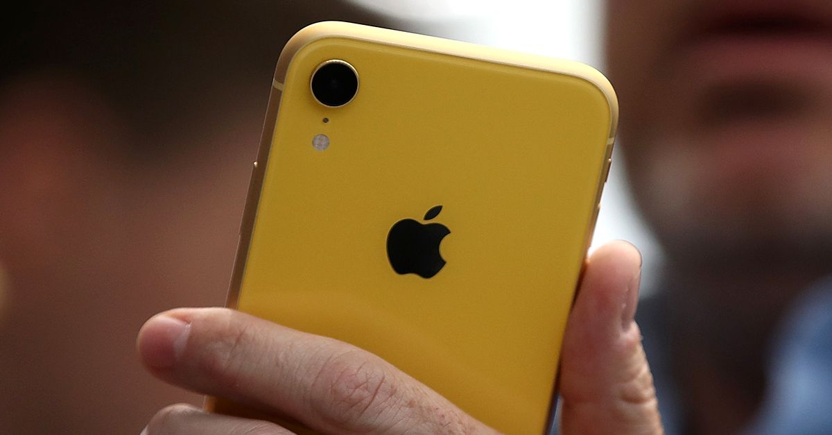 iPhone XR оказался автономнее остальных айфонов и главных Android-флагманов