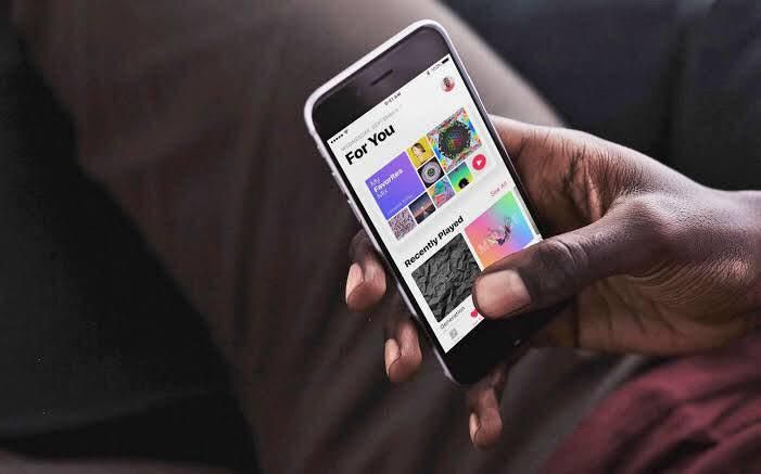 Apple купила музыкальную платформу, которая может найти «следующего Джастина Бибера»
