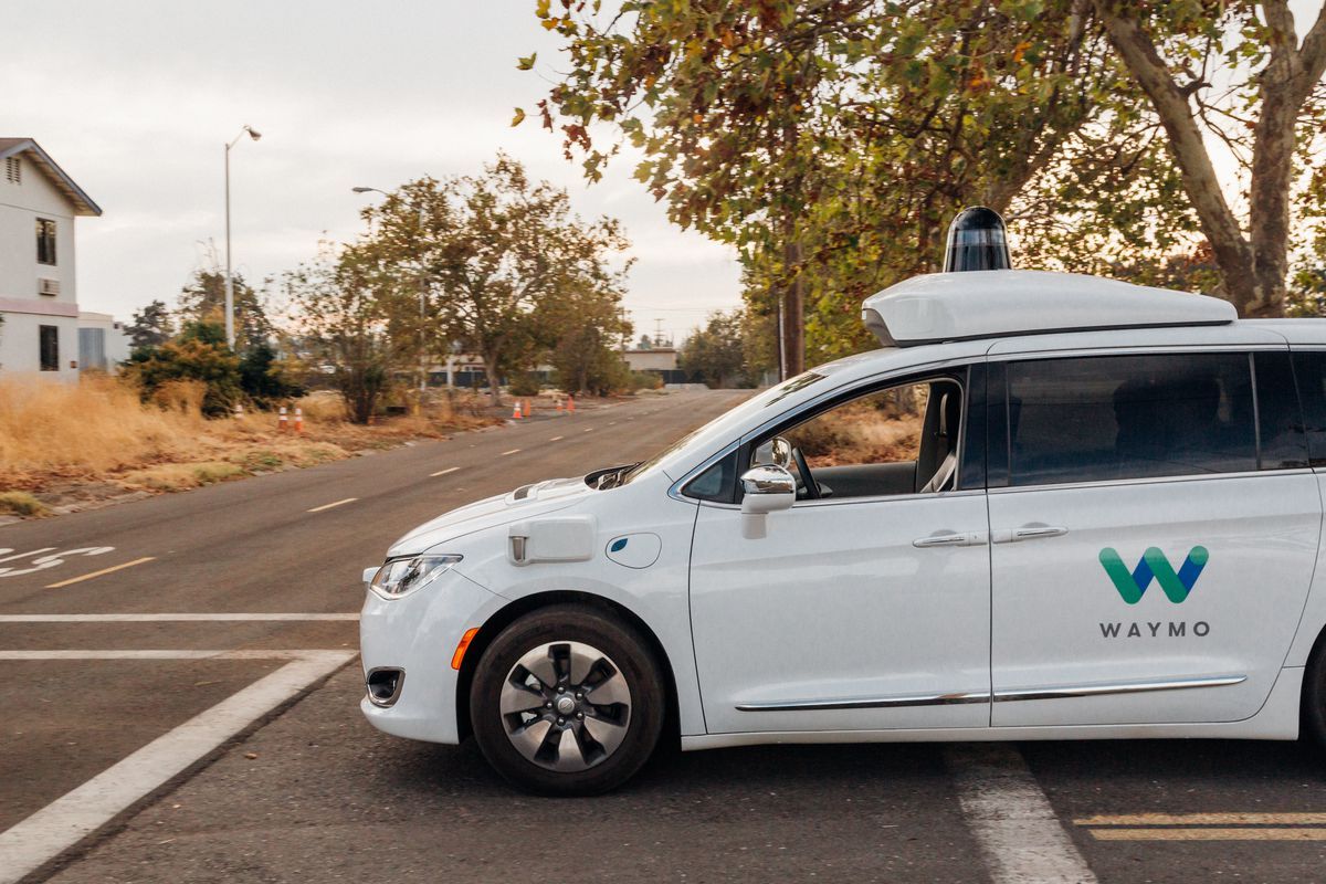 Беспилотные автомобили Waymo проехали 16 млн км по реальным дорогам