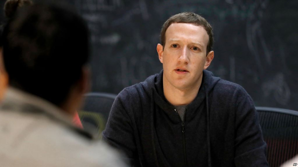 Цукерберг потребовал от руководства и сотрудников Facebook перейти на Android-смартфоны