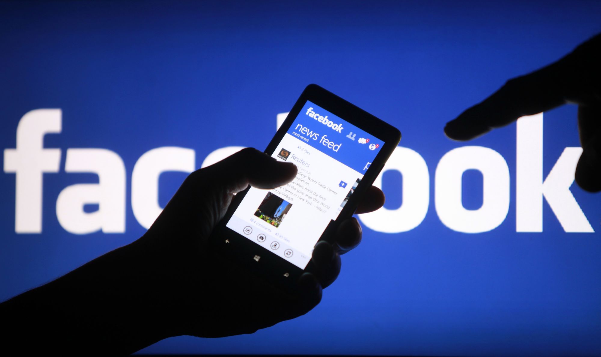 Facebook создаст независимый орган для удаления неприемлемого контента