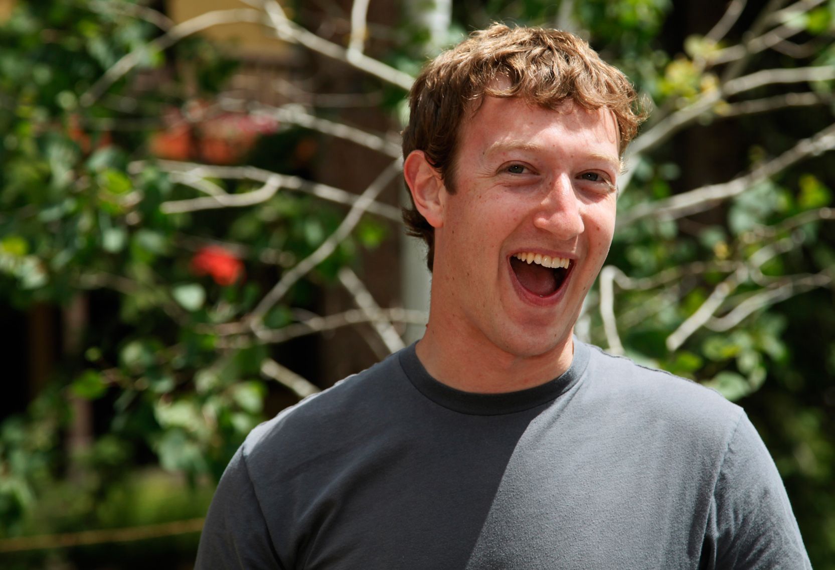 Цукерберг намерен остаться на посту главы Facebook, несмотря на критику