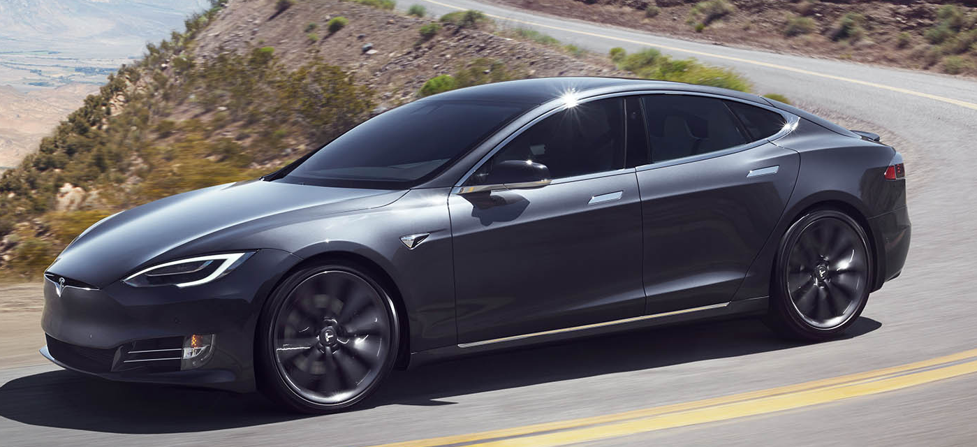 Полиция задержала пьяного водителя Tesla, который ехал на автопилоте и уснул за рулём