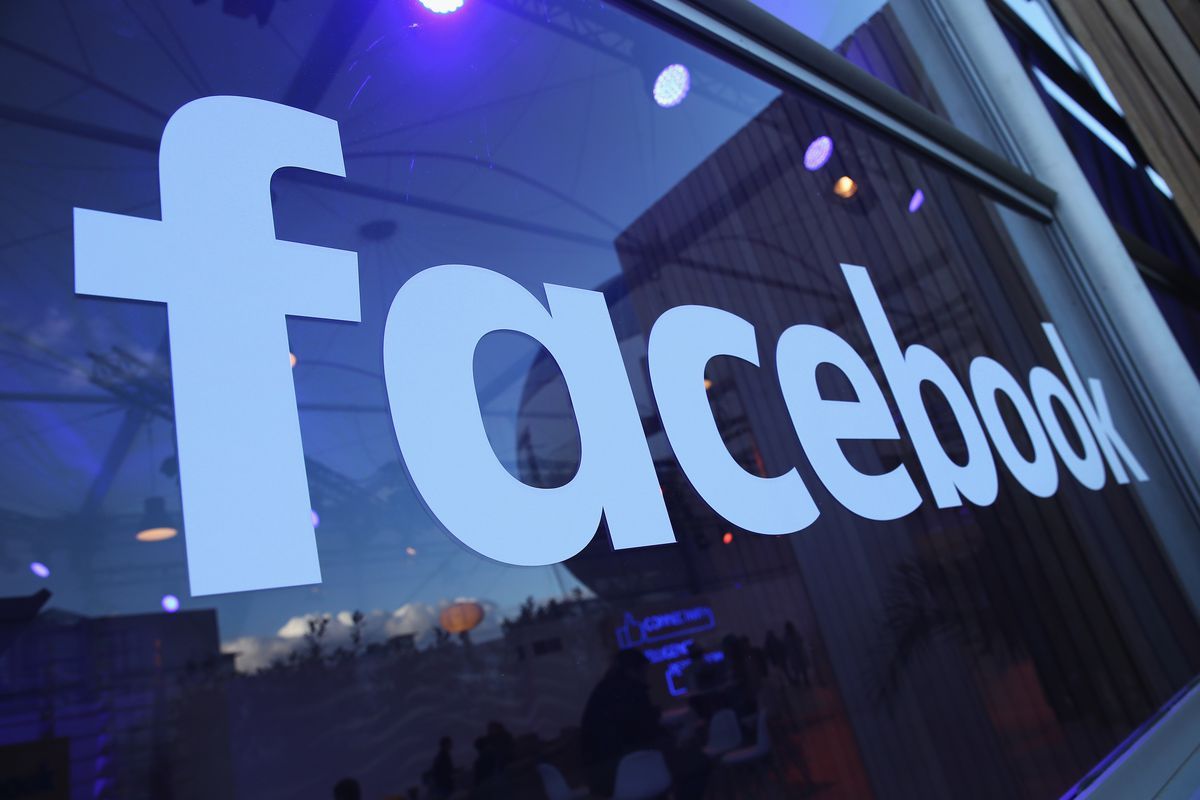 Facebook начал блокировать граждан США за вмешательство в выборы