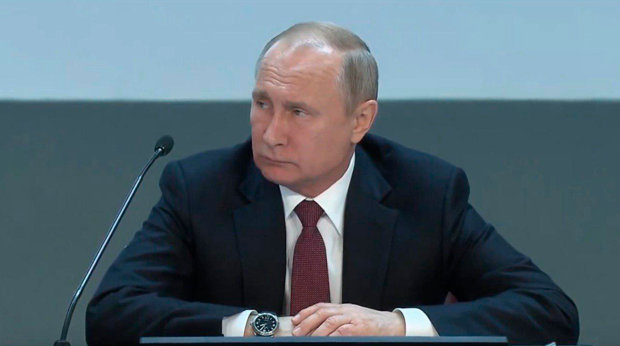 Владимир Путин напомнил органам МВД о декриминализации статьи 282 УК
