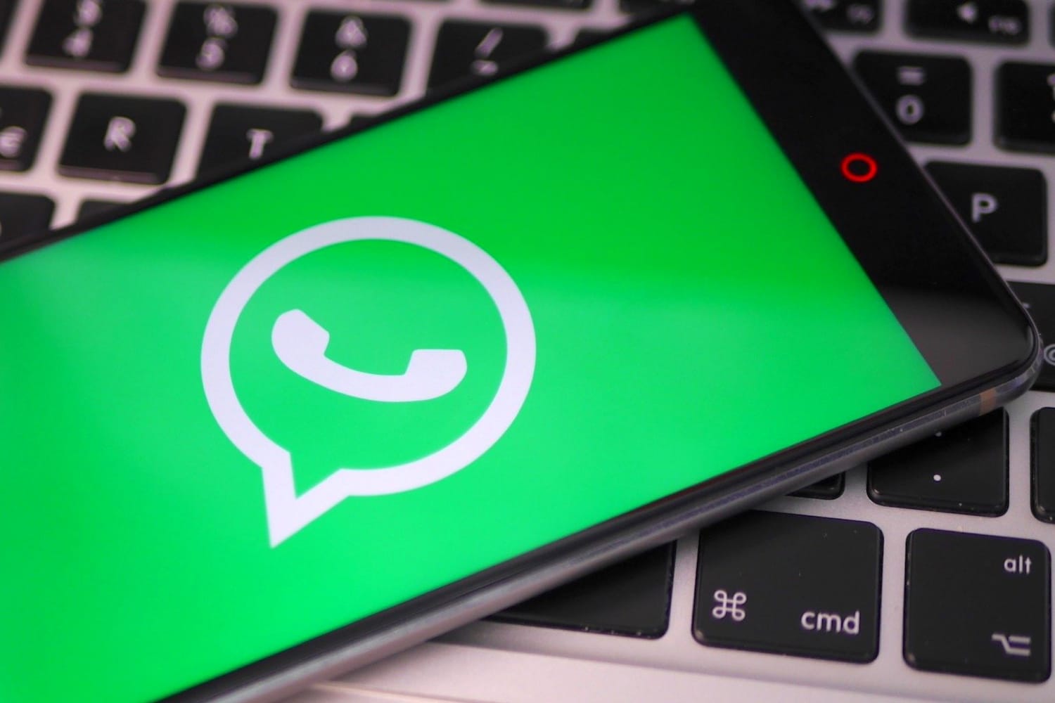 В WhatsApp появилась возможность авторизации по Face ID и Touch ID