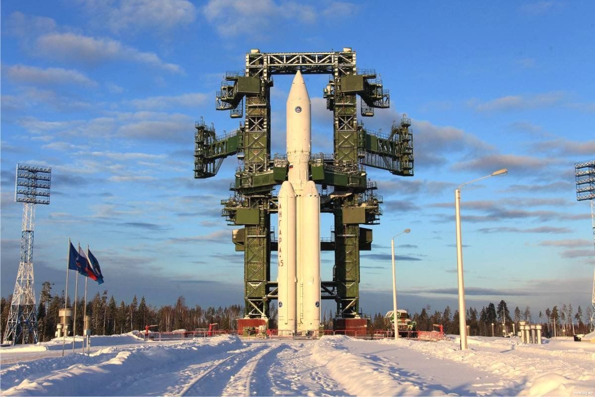 Илон Маск сделал комплимент российской ракете «Ангара», а Crew Dragon полетел на Землю