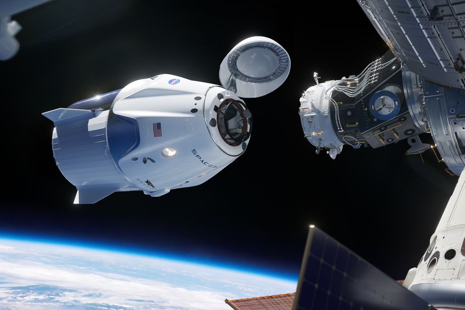 Завтра SpaceX впервые отправит в космос пассажирскую капсулу Crew Dragon