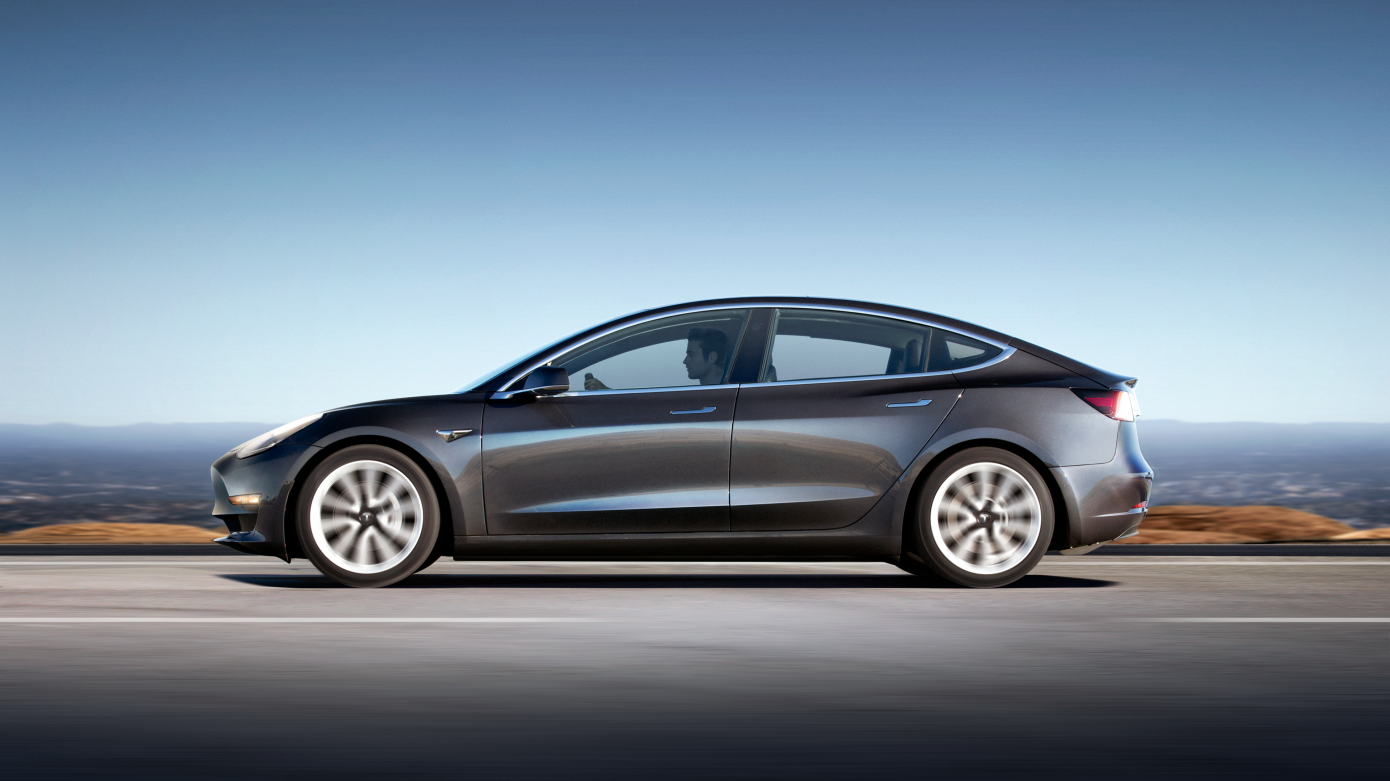Два хакера взломали Tesla 3 и получили её в награду на конкурсе Pwn2Own