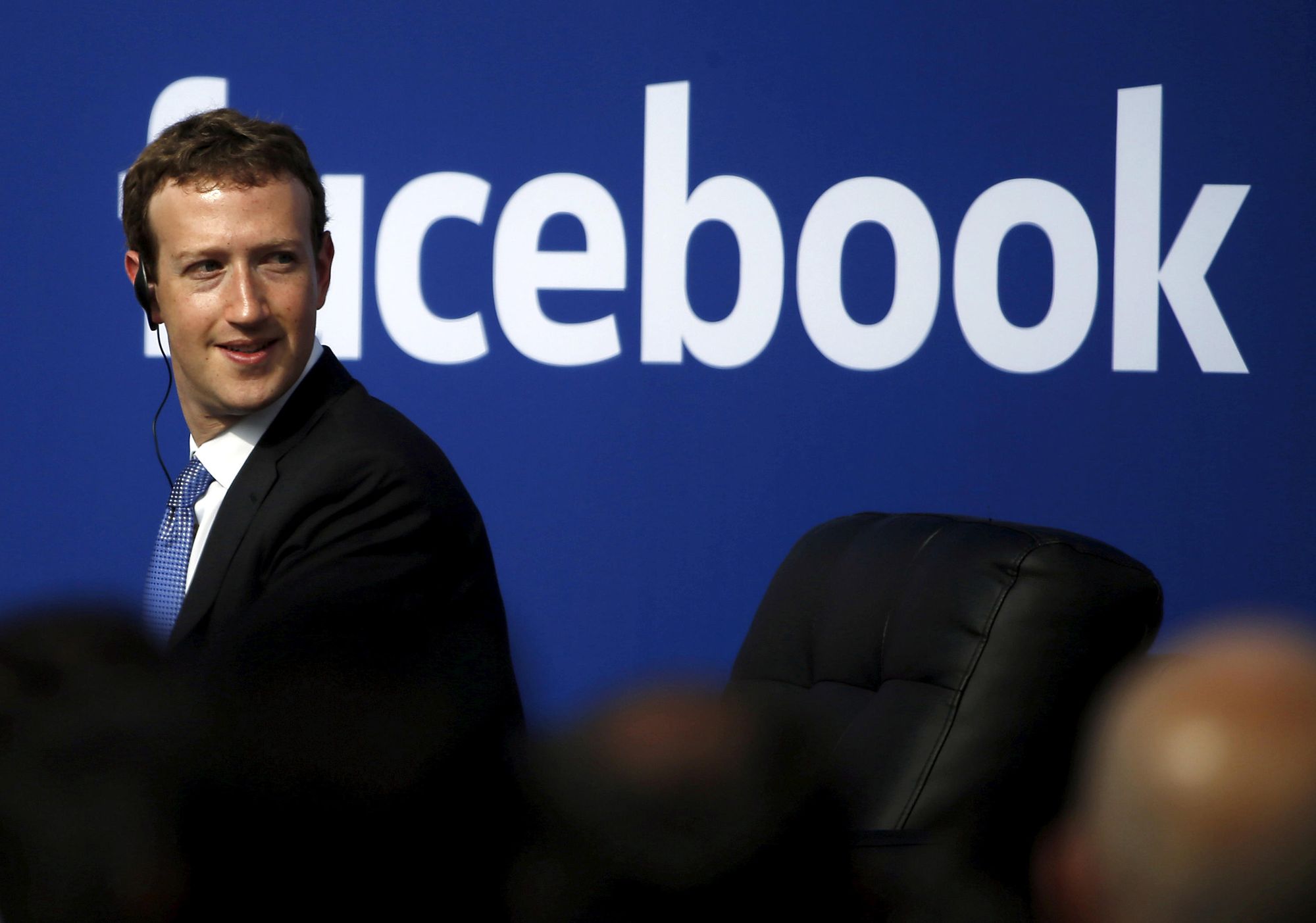 В Facebook случайно удалили несколько десятков старых записей Марка Цукерберга