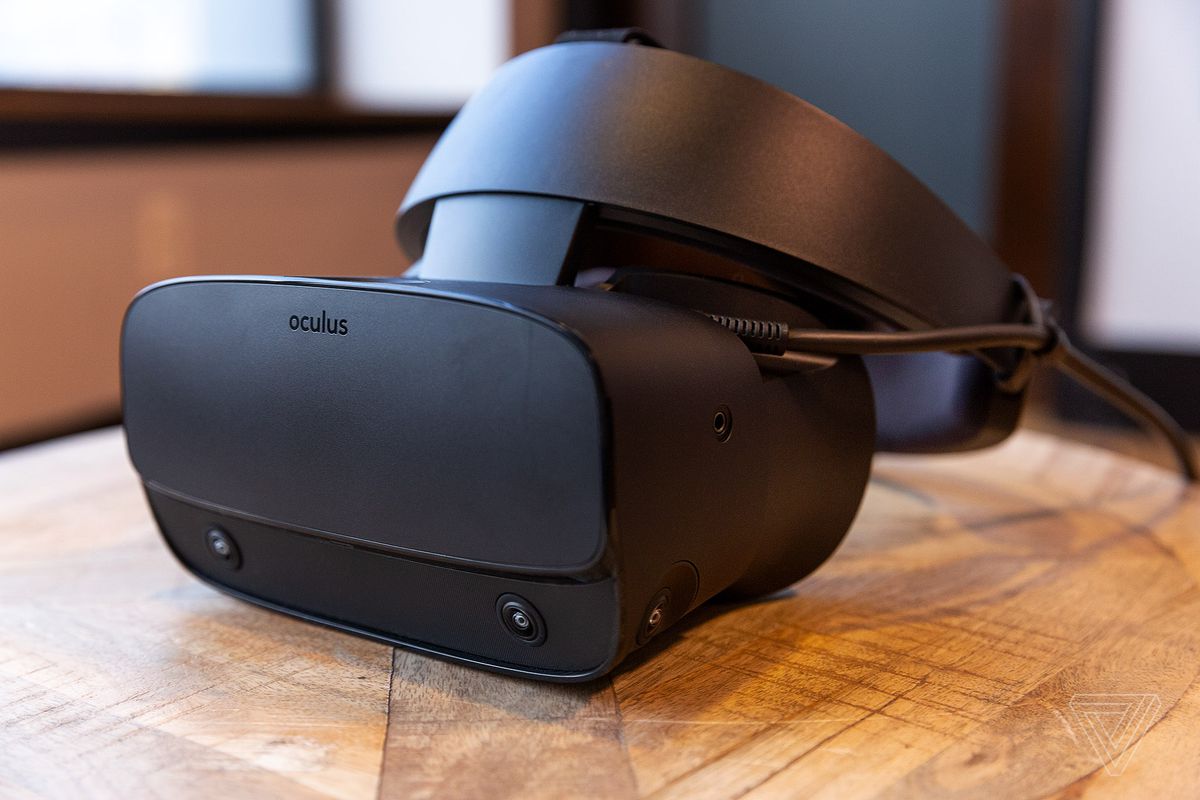 Facebook по ошибке оставила в виртуальных очках Oculus угрожающие послания