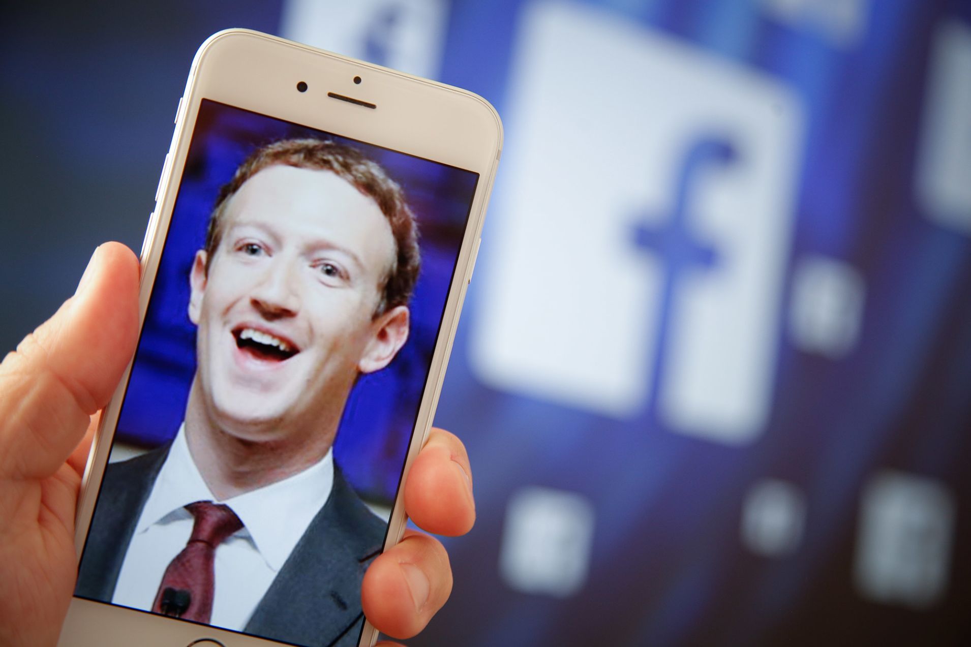 Facebook работает над собственным голосовым помощником