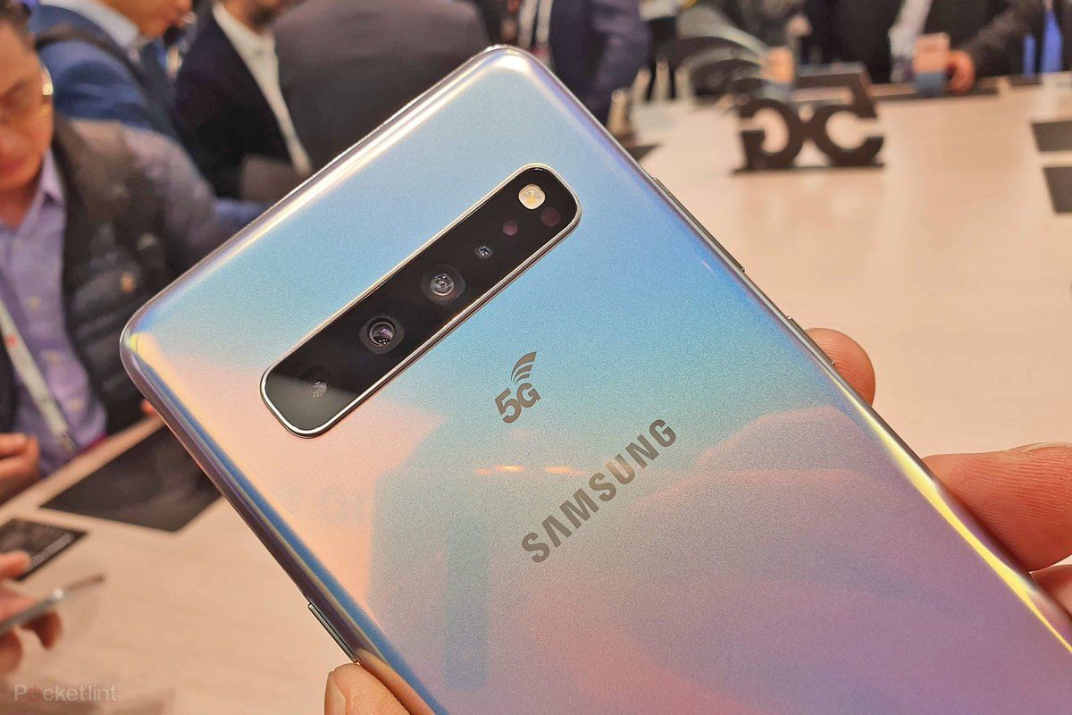 Путин решил помочь операторам с частотами для 5G, которые пока заняты военными