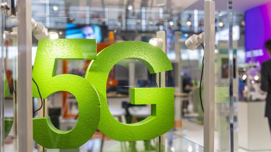 Акимов рассказал о сроках запуска сети 5G в России