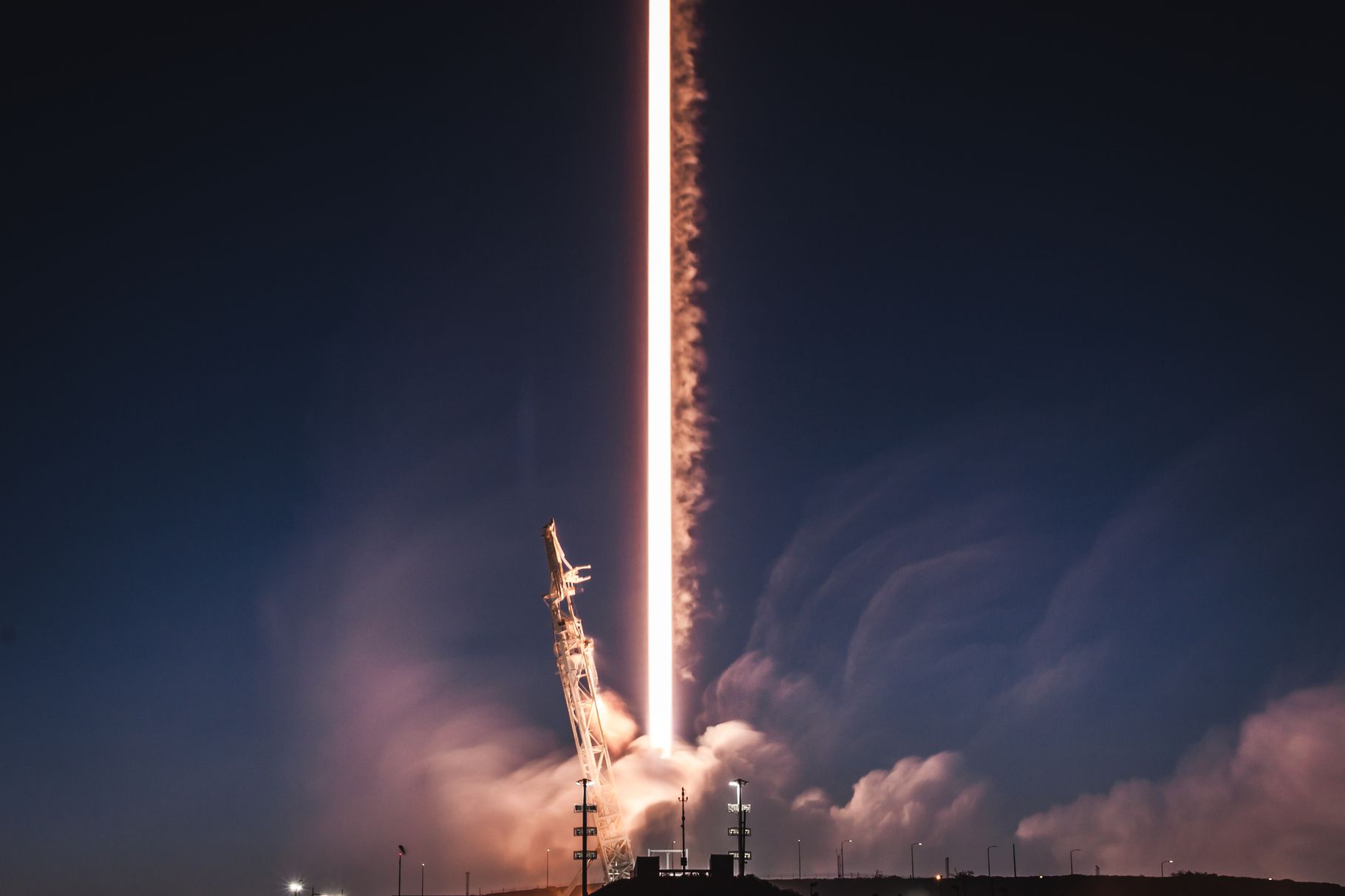 Власти США разрешили SpaceX использовать более низкие орбиты для интернет-спутников Starlink