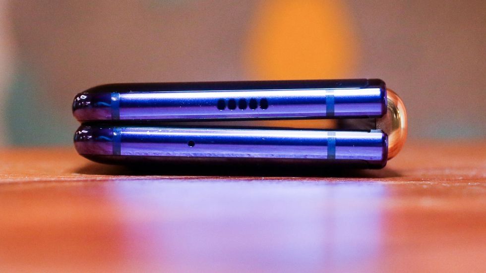 Мнение журналистов о складном смартфоне Samsung Galaxy Fold после детального знакомства
