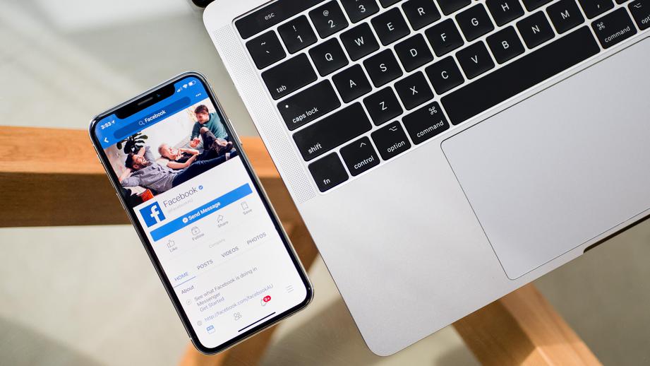 Facebook объяснит пользователям появление постов в их ленте