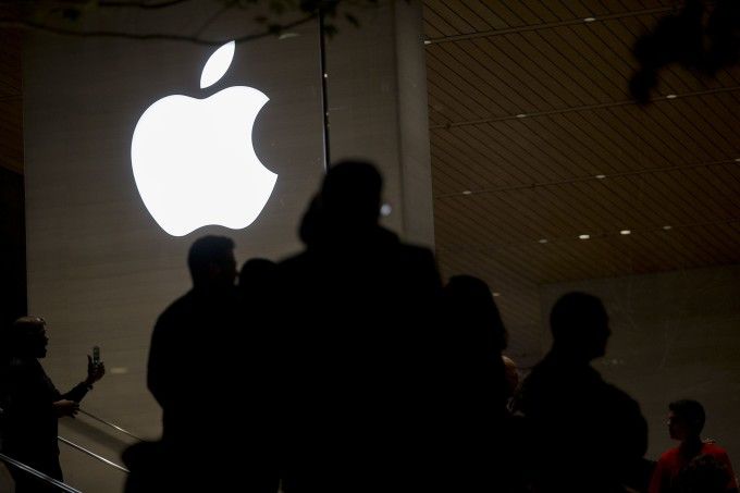 Apple отчиталась о снижении выручки и сокращении продаж iPhone