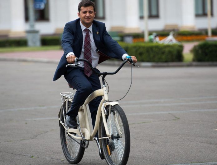 Заблокированный в Украине Яндекс купил права на сериал президента Украины