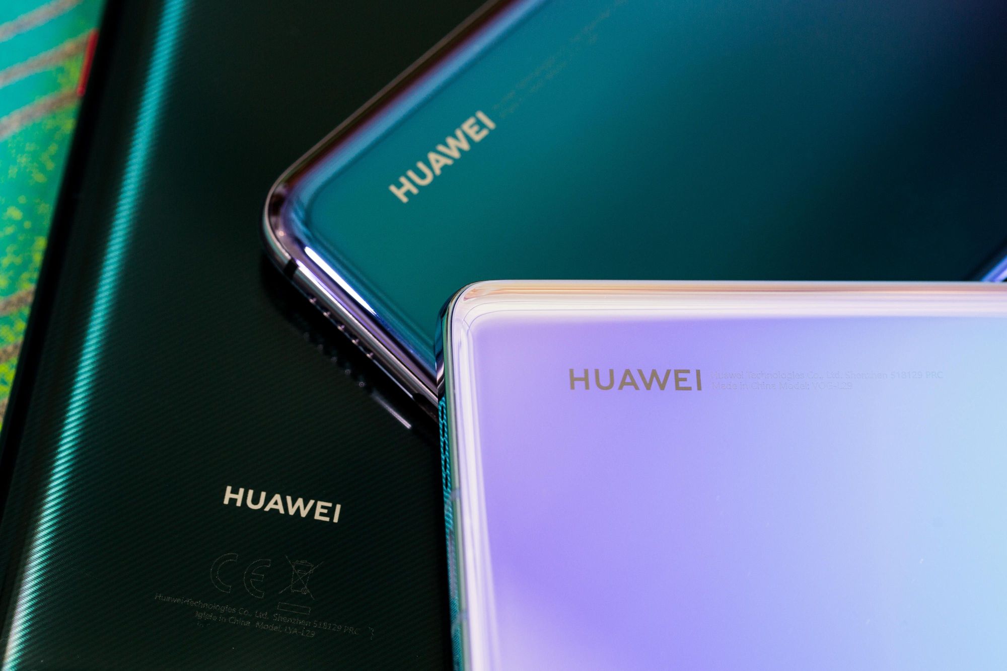 Компания Huawei вернулась в списки партнеров Google, SD Association и Wi-Fi Alliance