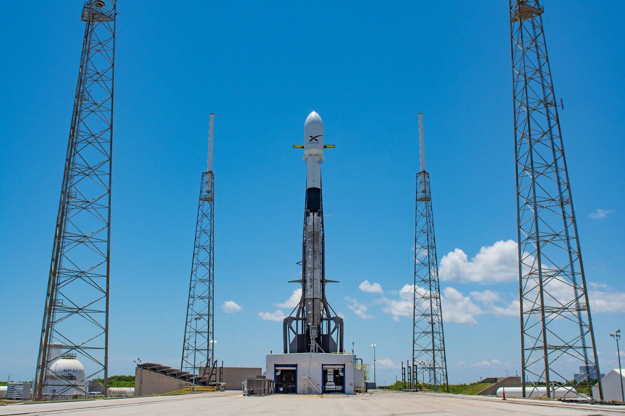Компания SpaceX снова перенесла запуск спутников Starlink