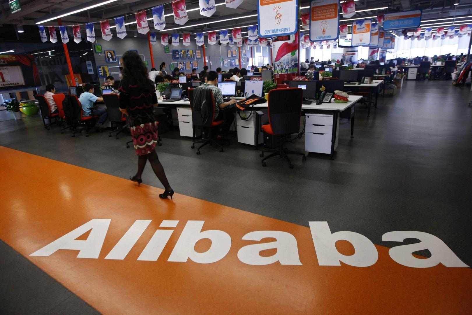 AliExpress начнет доставлять самолетом дешевые заказы в Россию