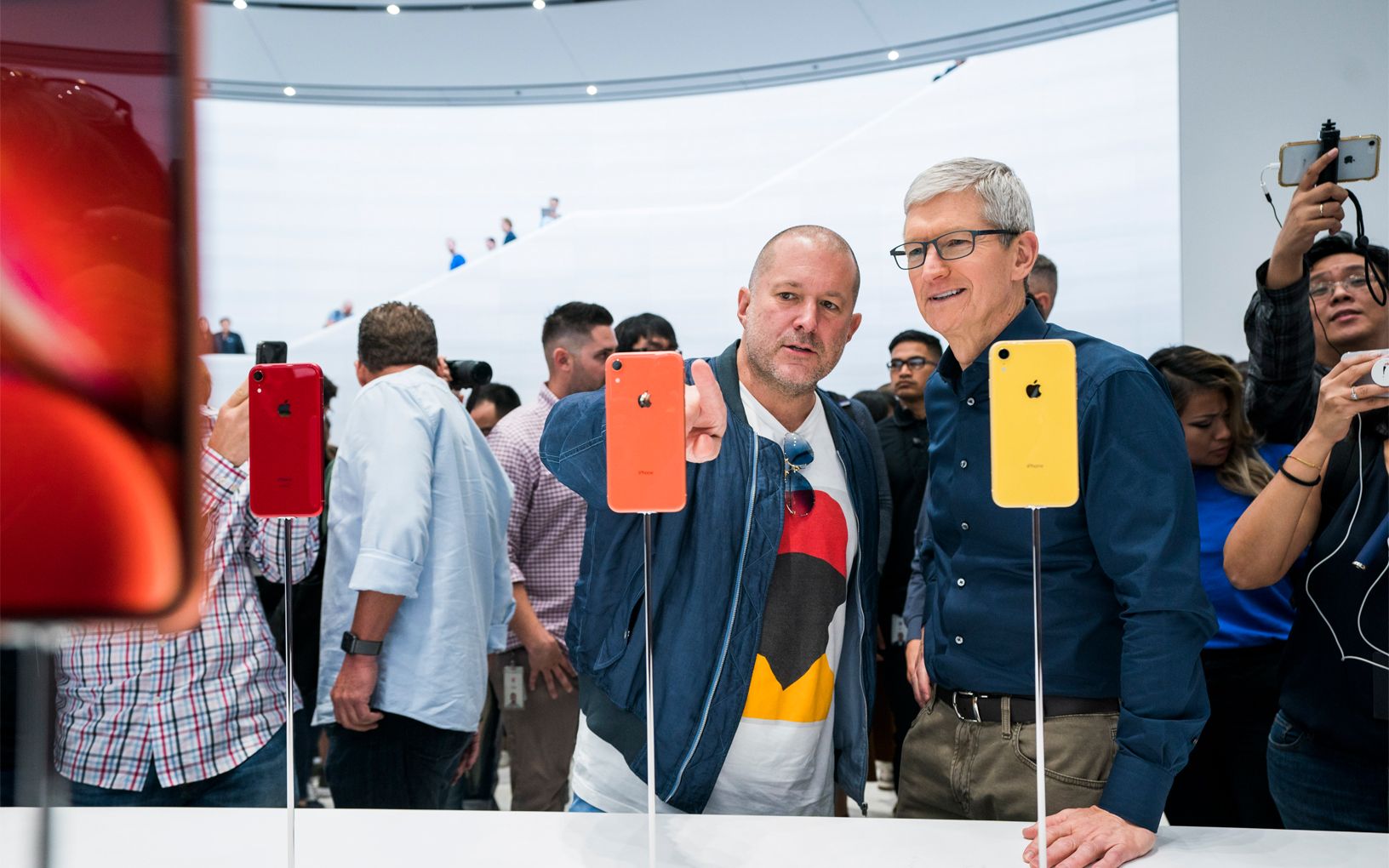 Кончилась эпоха: главный дизайнер Apple Джонатан Айв уходит в отставку