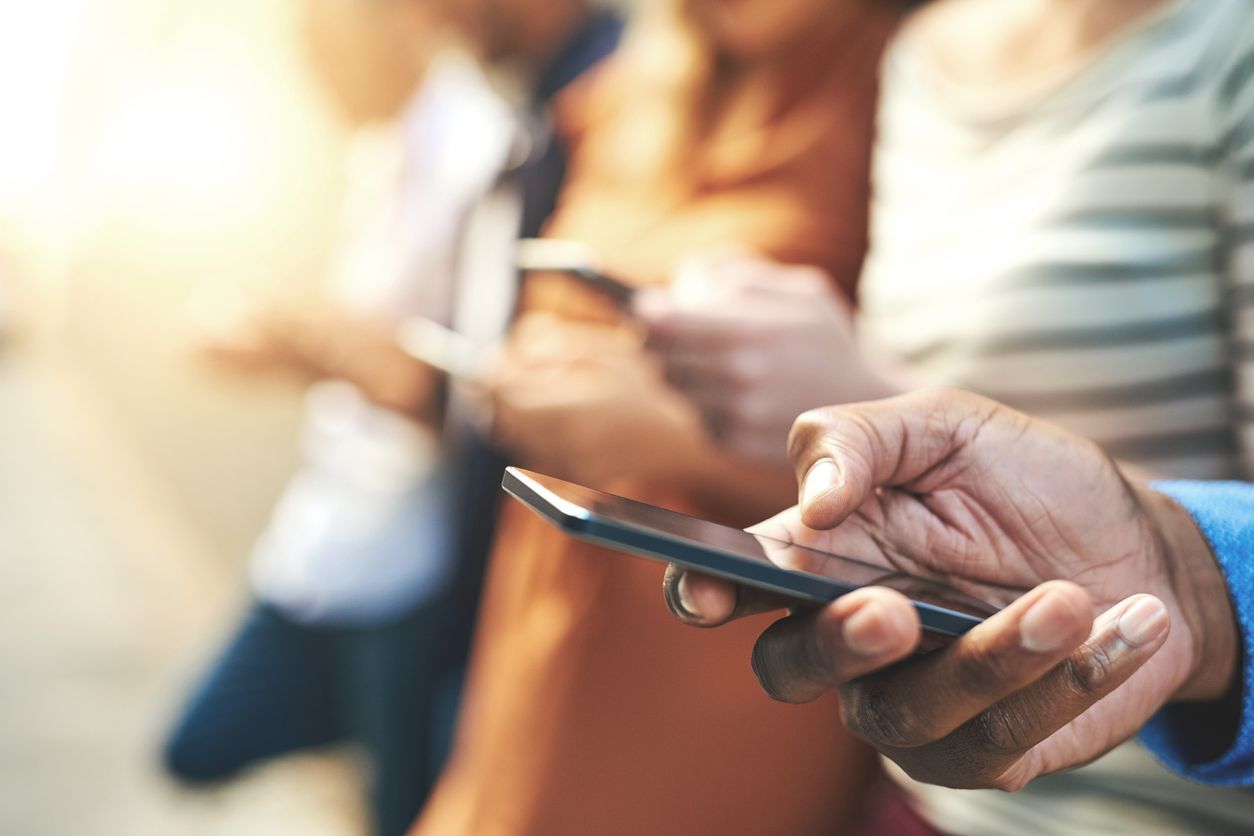 Производителей смартфонов с поддержкой eSim обяжут хранить данные абонентов в России