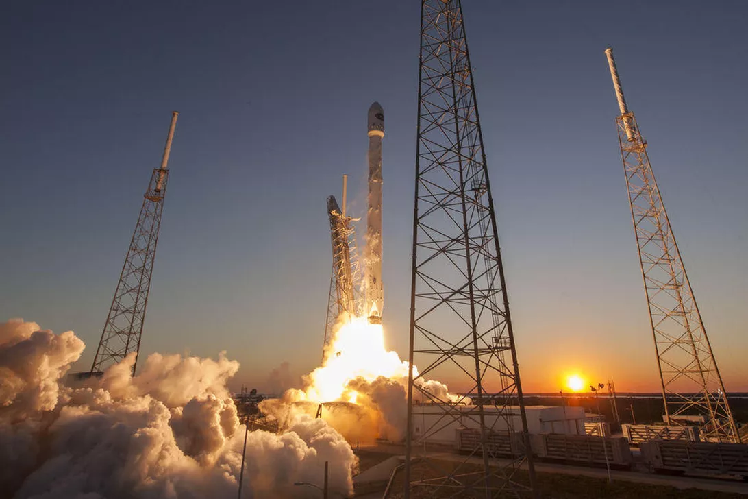 SpaceX запустит регулярные рейсы Falcon 9 для вывода небольших спутников на орбиту