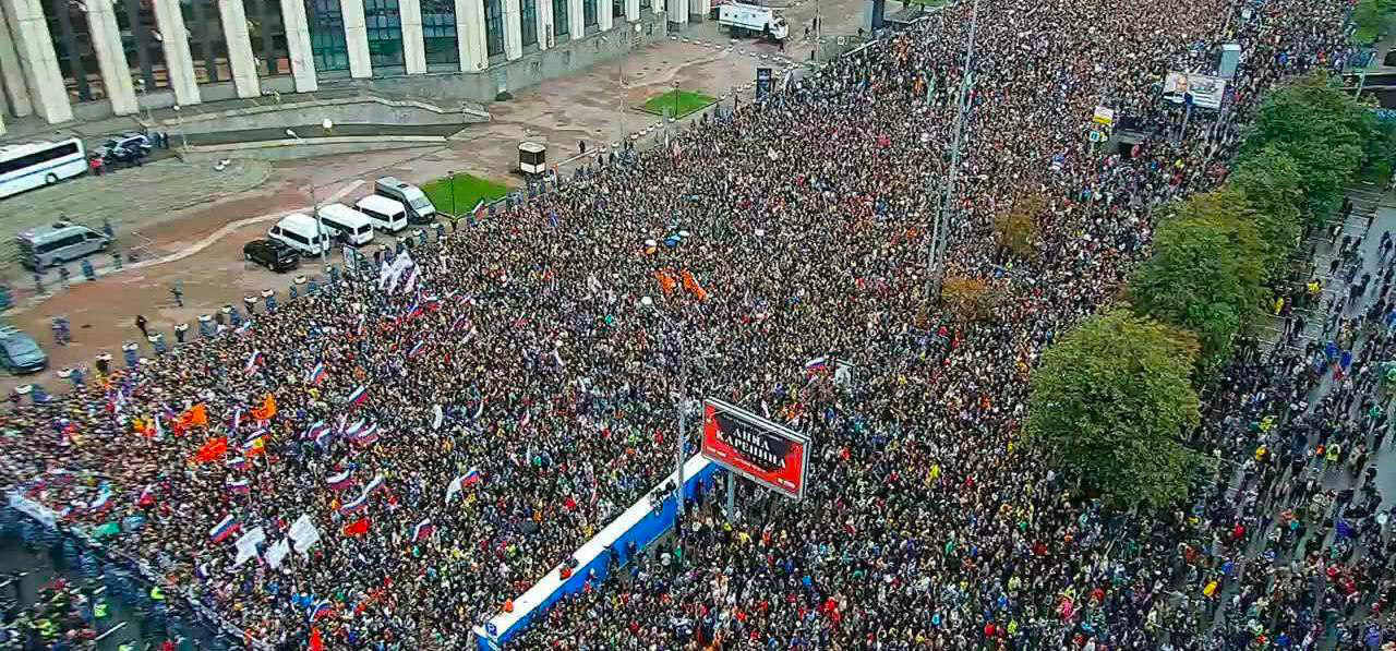 Операторы объяснили перебои связи на митинге 10 августа в Москве