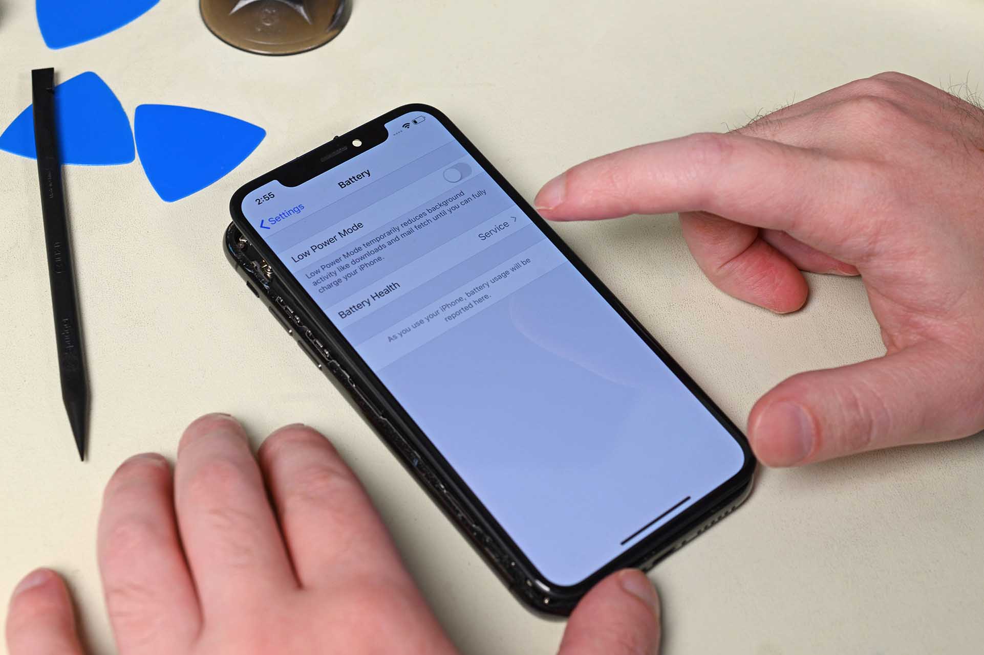 Apple усложнила замену аккумулятора в последних iPhone вне авторизованных сервисов