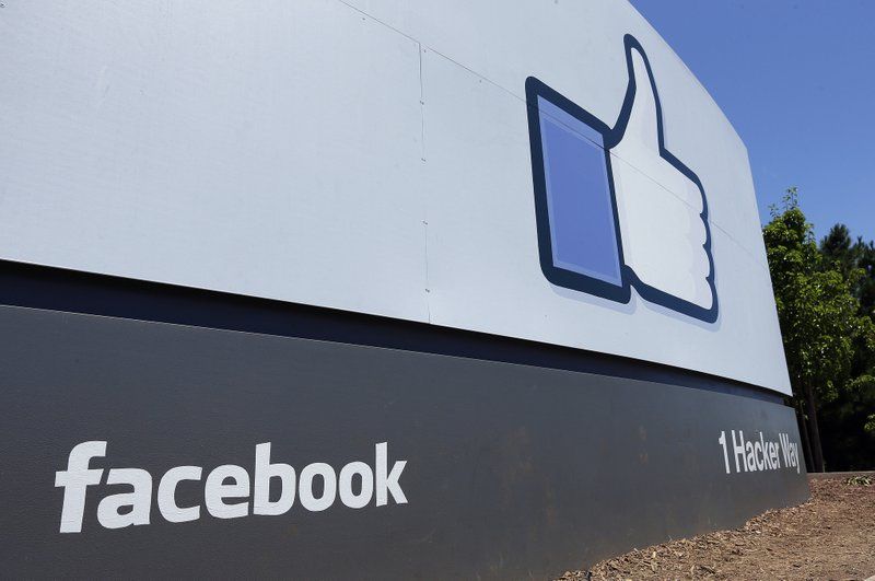 Facebook закрыла работу десятков тысяч приложений из-за скандала с Cambridge Analytica