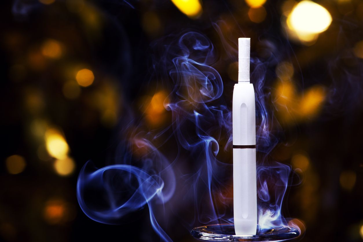 IQOS, Juul и другие электронные сигареты обложат в России акцизами