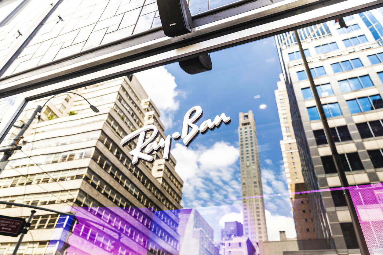 Facebook и Ray-Ban Luxottica разрабатывают  AR-очки Orion