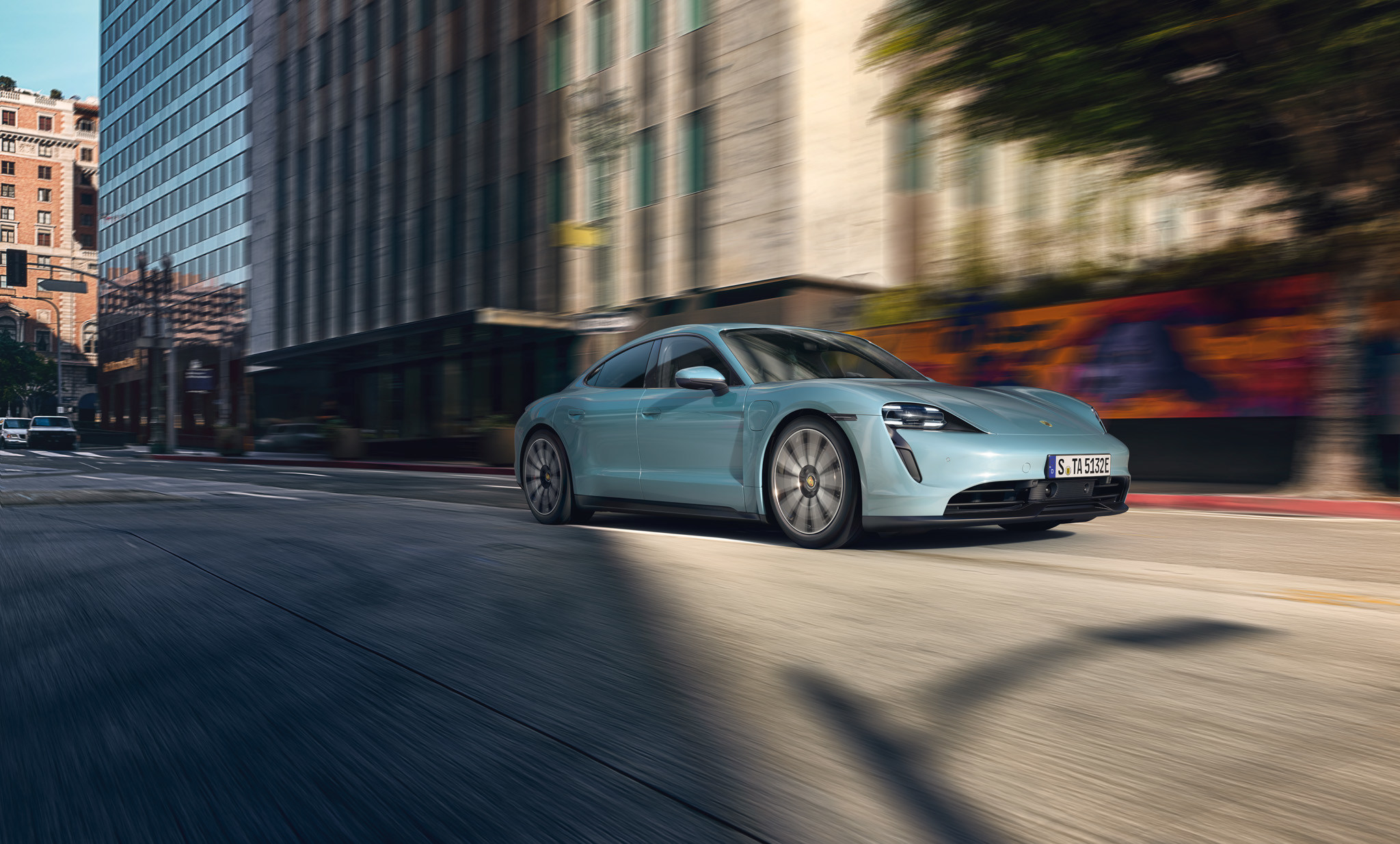 Porsche выпустит свой самый дешёвый электромобиль Taycan 4S