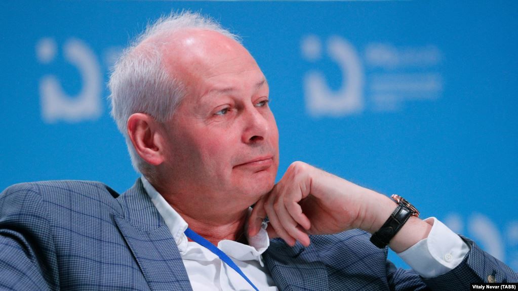 Минкомсвязи признало блокировку пользователей e-mail и мессенджеров нереализуемой