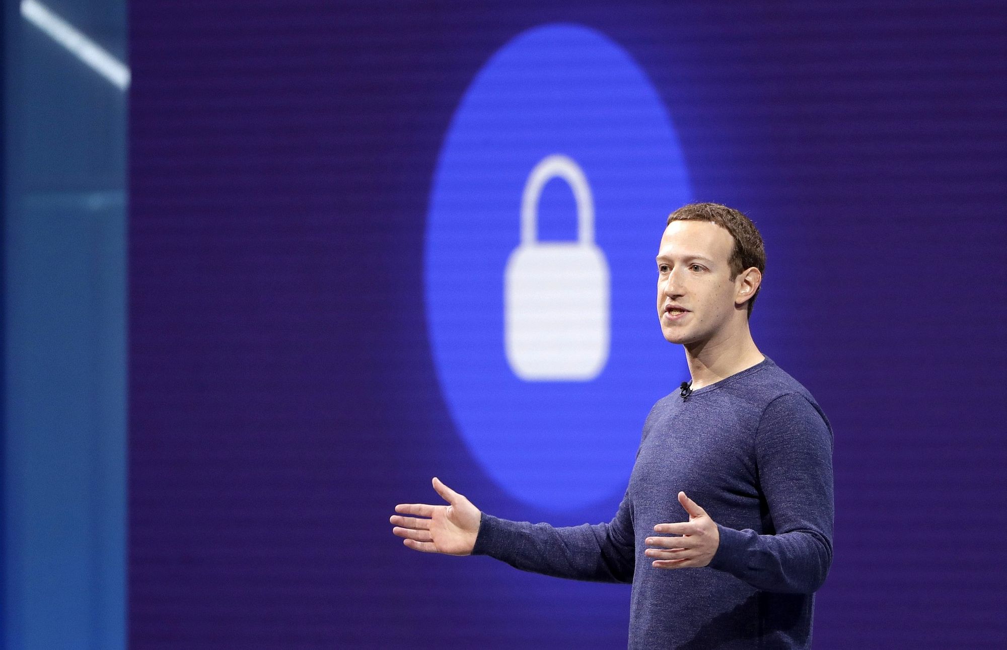 Facebook тайно использует камеру вашего iPhone, пока вы листаете новости